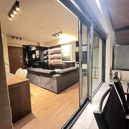 Cleopatra Center Luxury E2 Maisonette Apartment *