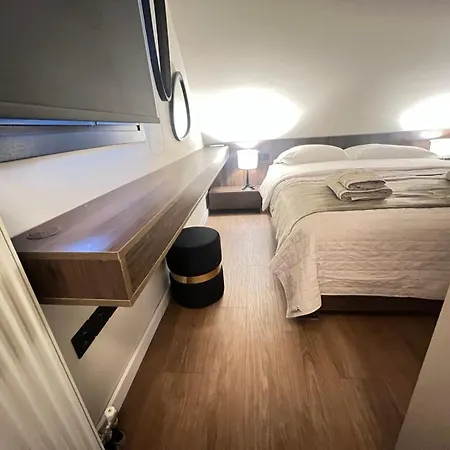 Apartament Cleopatra Center Luxury E2 Maisonette Volos