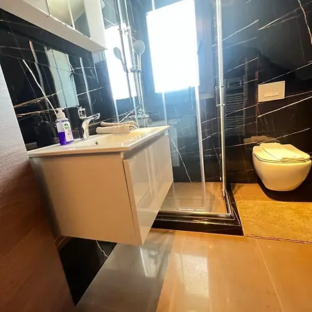 Cleopatra Center Luxury E2 Maisonette Apartment *